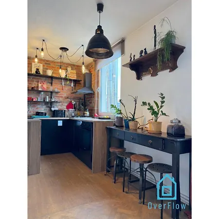 Vinyl - Charming Place, 15 Minutes To Old Town & Seaside Homestay *