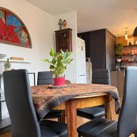 Homestay Vinyl - Charming Place, 15 Minutes To Old Town & Seaside *